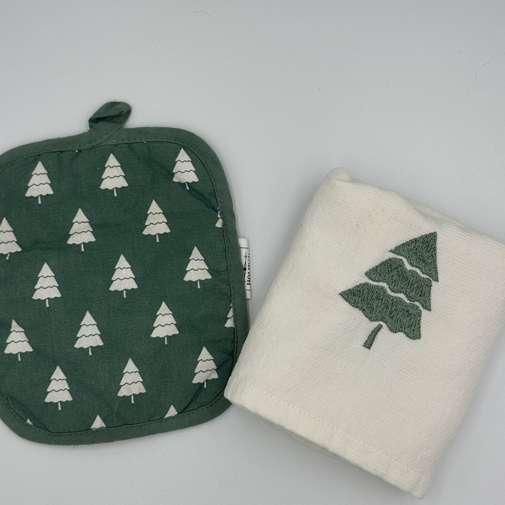 Holiday Time 2 Piece Green‎ & White Christmas Tree Pot Holder & Towel